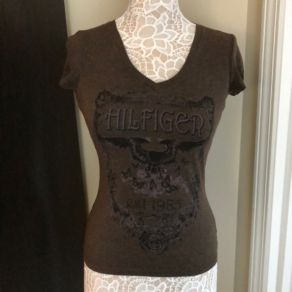 GOOD condition TOMMY HILFIGER printed short sleeve T-shirt size XS brown color
